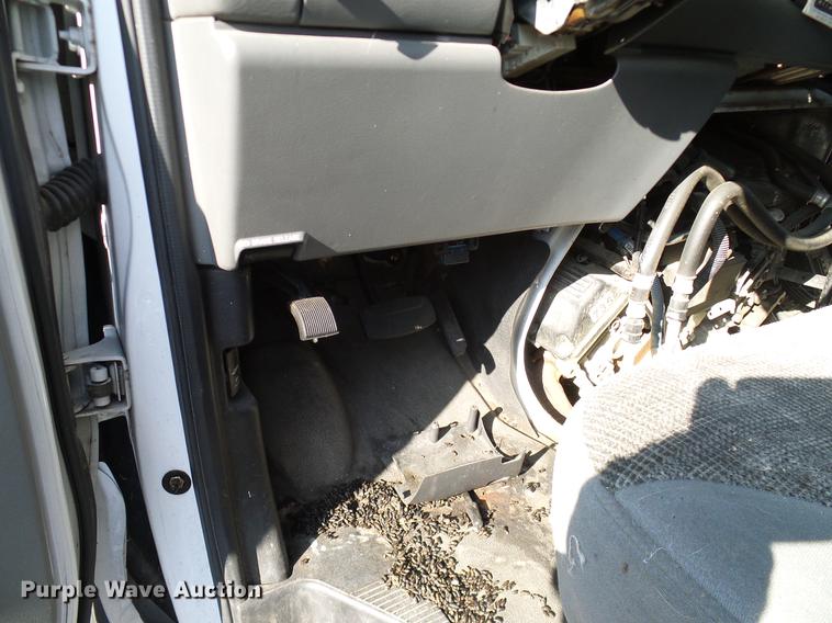 image for item DD1466 2005 Ford E350 XL van