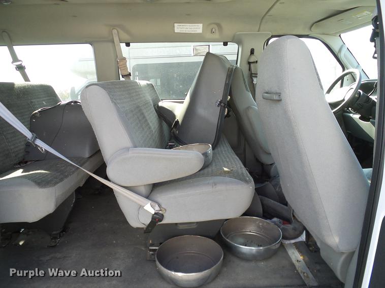 image for item DD1466 2005 Ford E350 XL van