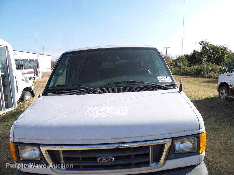 image for item DD1466 2005 Ford E350 XL van