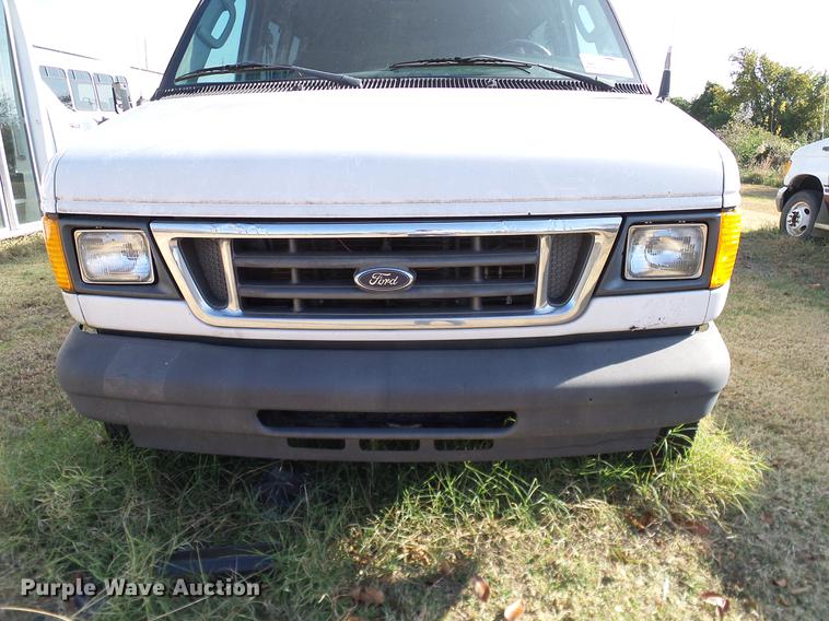 image for item DD1466 2005 Ford E350 XL van
