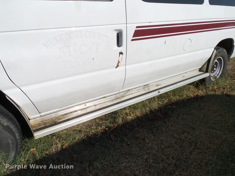 image for item DD1466 2005 Ford E350 XL van