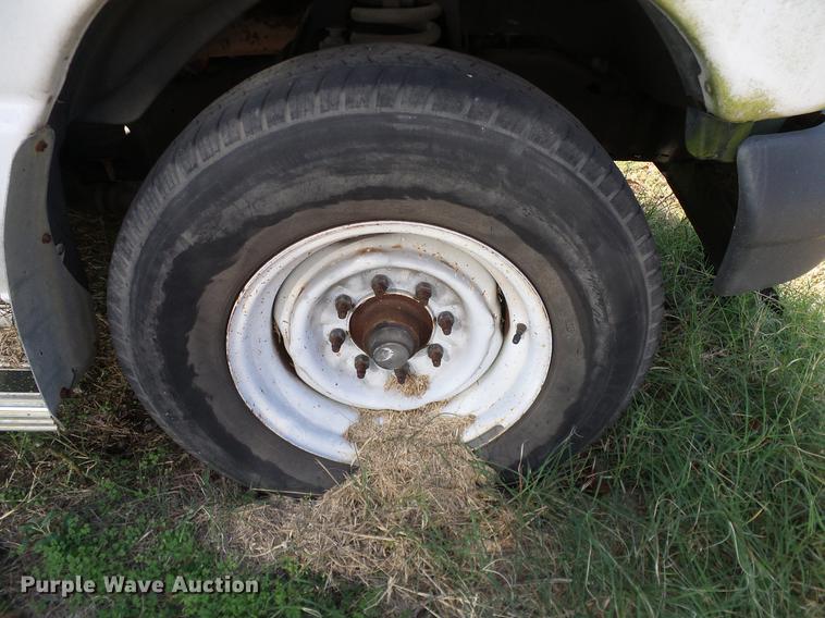 image for item DD1466 2005 Ford E350 XL van