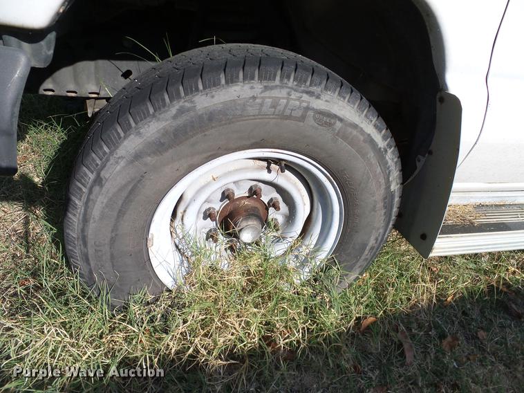 image for item DD1466 2005 Ford E350 XL van