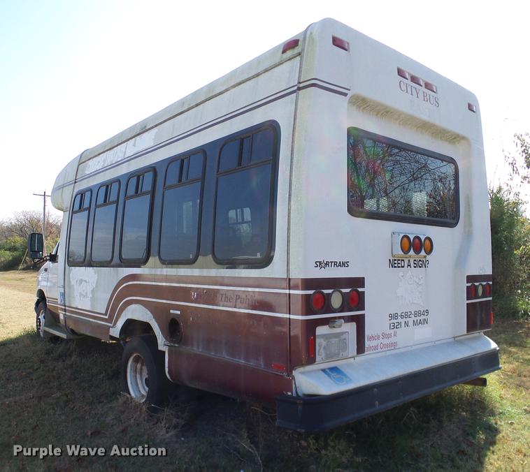 image for item DD1467 2004 Ford Econoline E450 shuttle bus