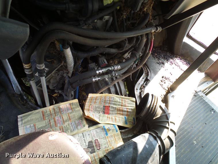 image for item DD1467 2004 Ford Econoline E450 shuttle bus