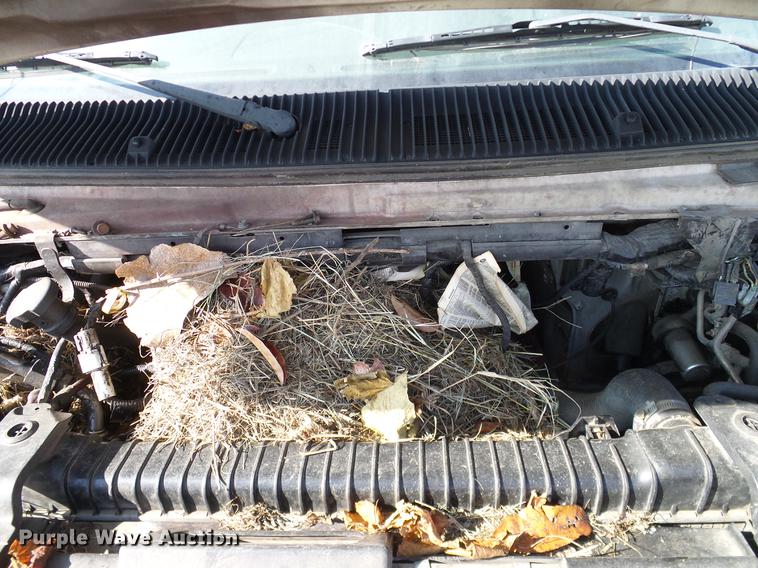 image for item DD1467 2004 Ford Econoline E450 shuttle bus