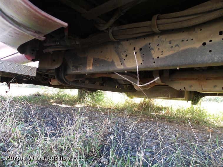 image for item DD1467 2004 Ford Econoline E450 shuttle bus