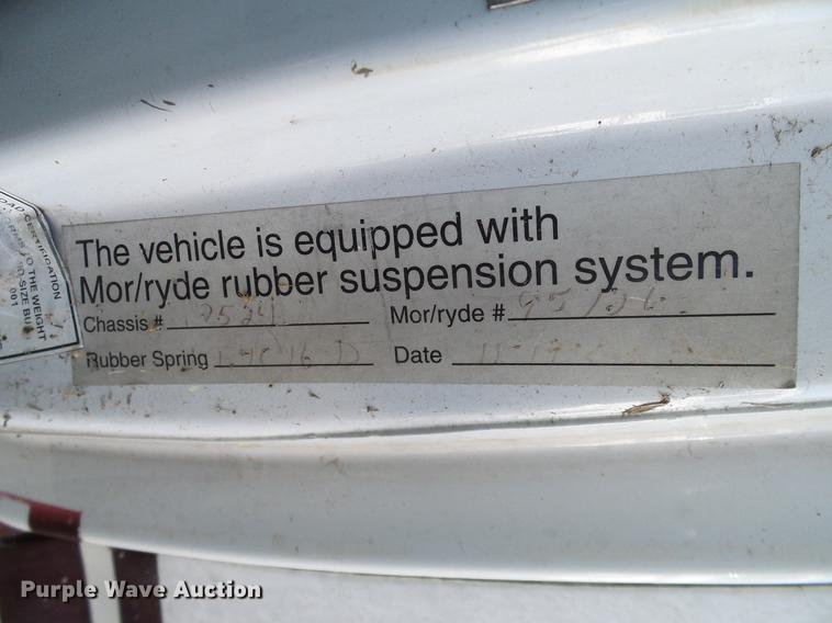 image for item DD1467 2004 Ford Econoline E450 shuttle bus