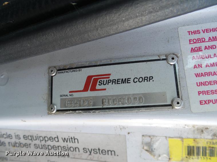 image for item DD1467 2004 Ford Econoline E450 shuttle bus