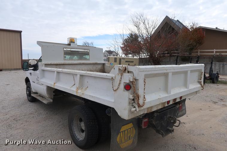image for item DD9523 1999 Ford F550 dump truck