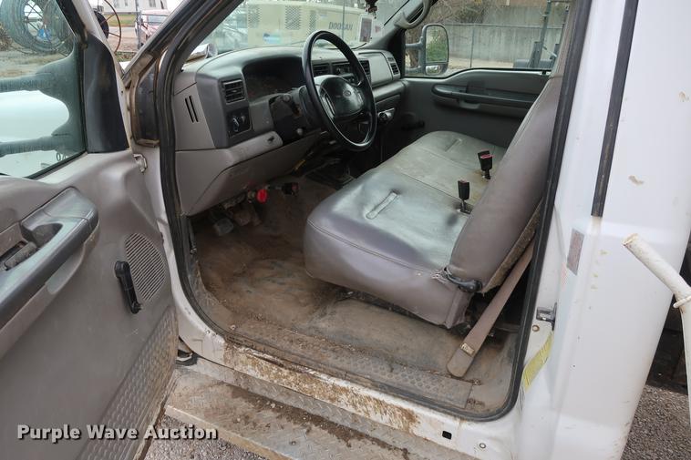 image for item DD9523 1999 Ford F550 dump truck