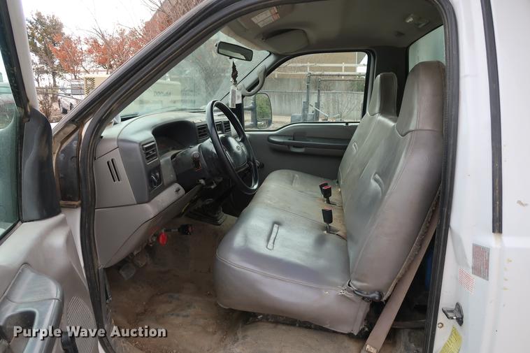 image for item DD9523 1999 Ford F550 dump truck