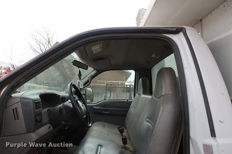 image for item DD9523 1999 Ford F550 dump truck