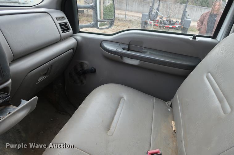 image for item DD9523 1999 Ford F550 dump truck