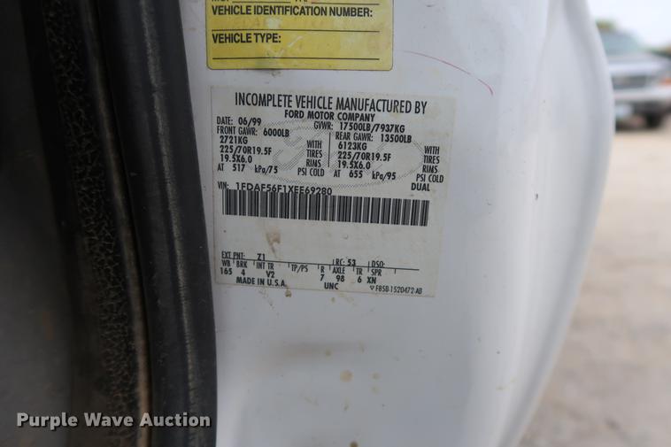 image for item DD9523 1999 Ford F550 dump truck