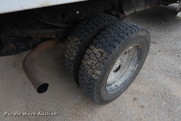 image for item DD9523 1999 Ford F550 dump truck