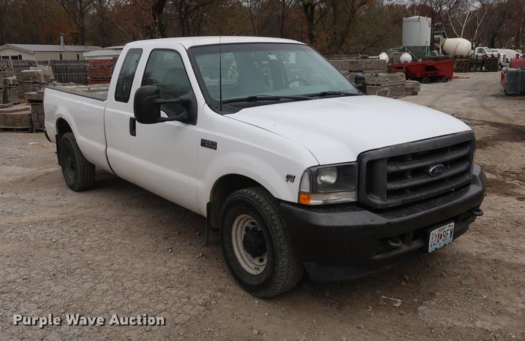 image for item DD9525 2002 Ford F250 Super Duty SuperCab pickup truck