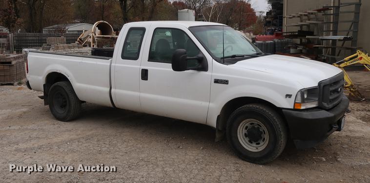 image for item DD9525 2002 Ford F250 Super Duty SuperCab pickup truck