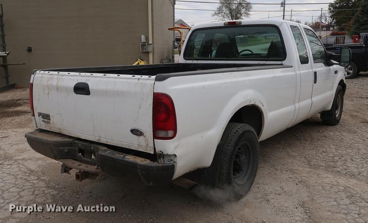 image for item DD9525 2002 Ford F250 Super Duty SuperCab pickup truck