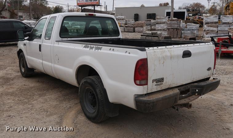 image for item DD9525 2002 Ford F250 Super Duty SuperCab pickup truck