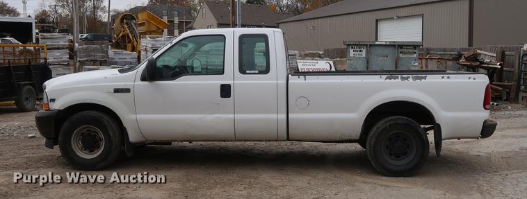 image for item DD9525 2002 Ford F250 Super Duty SuperCab pickup truck