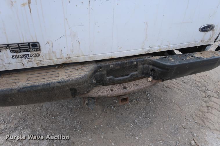 image for item DD9525 2002 Ford F250 Super Duty SuperCab pickup truck