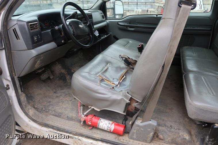 image for item DD9525 2002 Ford F250 Super Duty SuperCab pickup truck