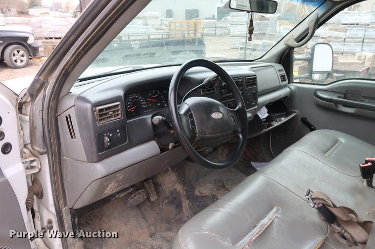 image for item DD9525 2002 Ford F250 Super Duty SuperCab pickup truck