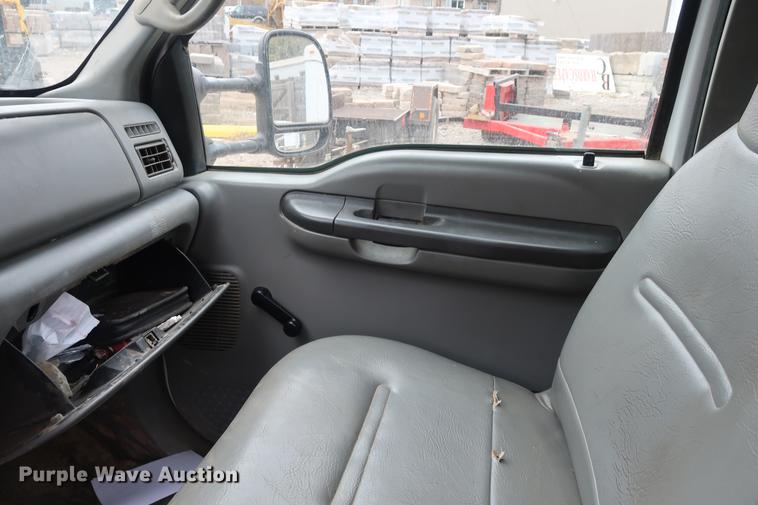 image for item DD9525 2002 Ford F250 Super Duty SuperCab pickup truck