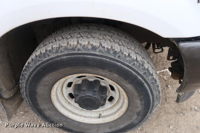 image for item DD9525 2002 Ford F250 Super Duty SuperCab pickup truck