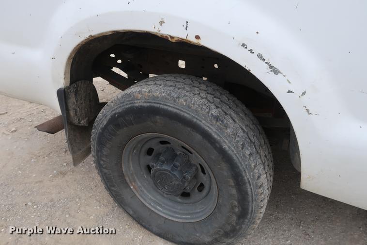 image for item DD9525 2002 Ford F250 Super Duty SuperCab pickup truck