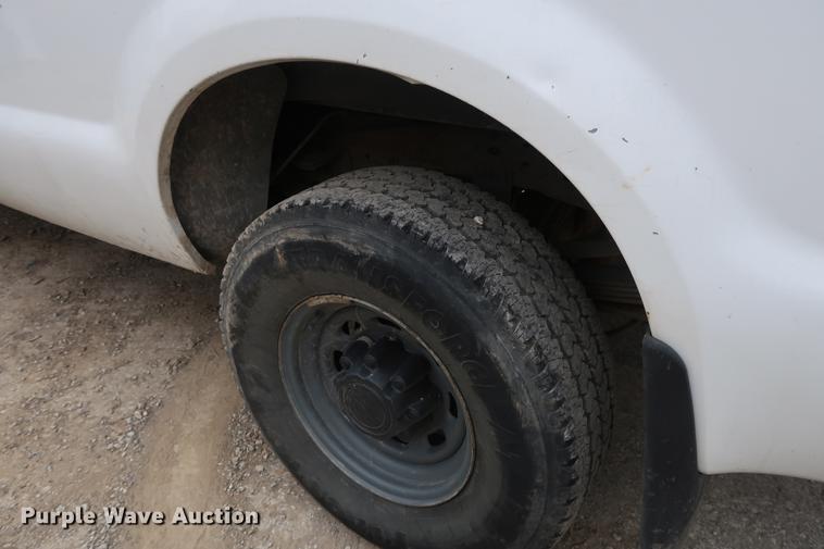 image for item DD9525 2002 Ford F250 Super Duty SuperCab pickup truck