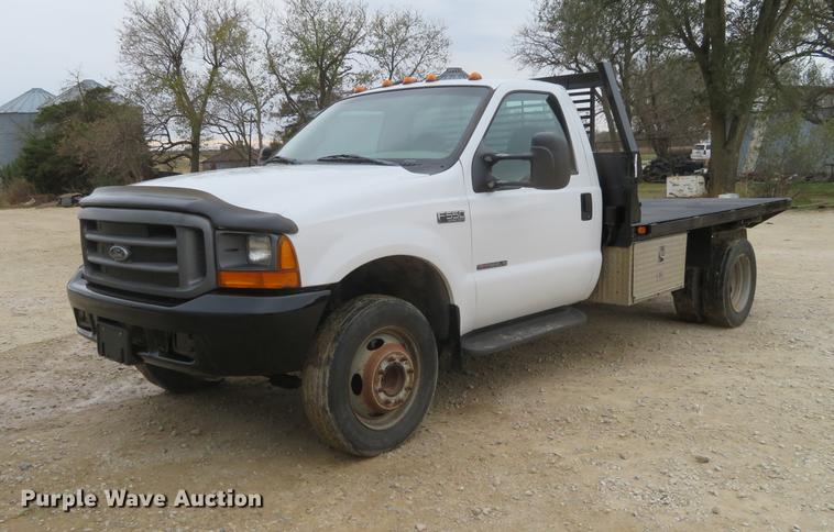 image for item DF9856 1999 Ford F550 Super Duty flatbed truck