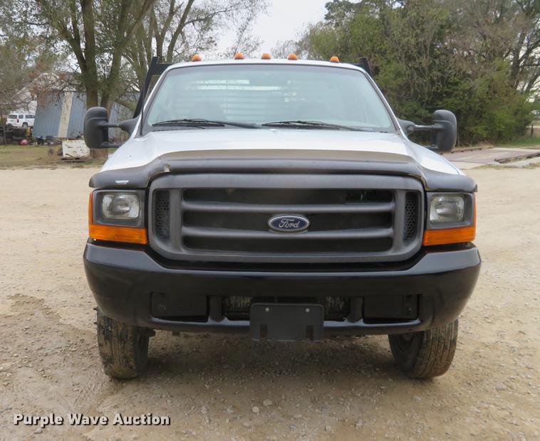 image for item DF9856 1999 Ford F550 Super Duty flatbed truck