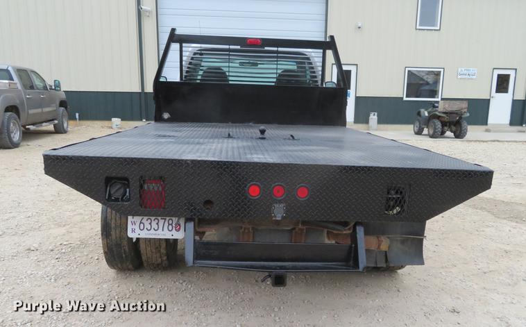 image for item DF9856 1999 Ford F550 Super Duty flatbed truck