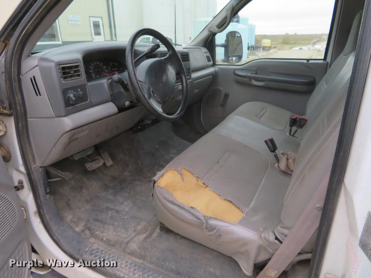 image for item DF9856 1999 Ford F550 Super Duty flatbed truck