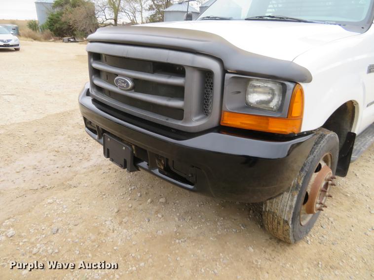 image for item DF9856 1999 Ford F550 Super Duty flatbed truck