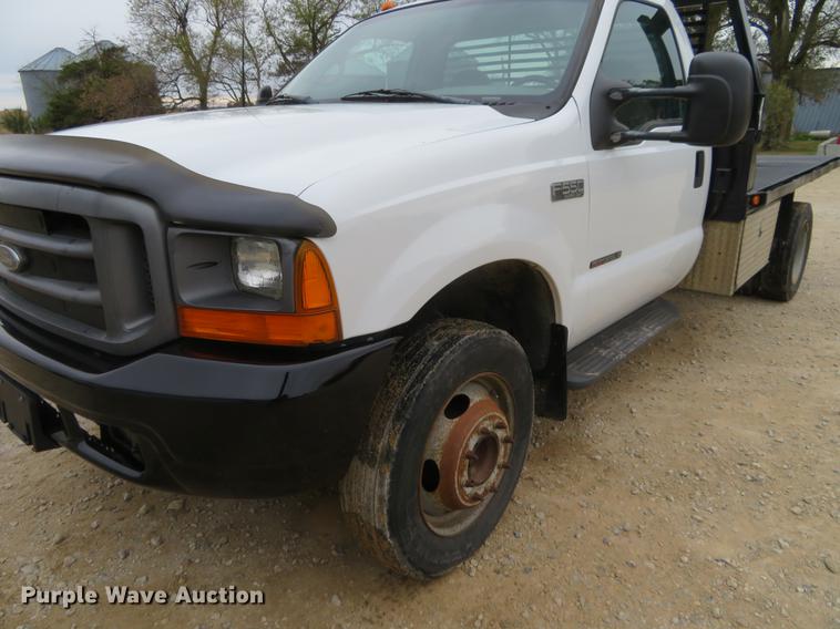 image for item DF9856 1999 Ford F550 Super Duty flatbed truck