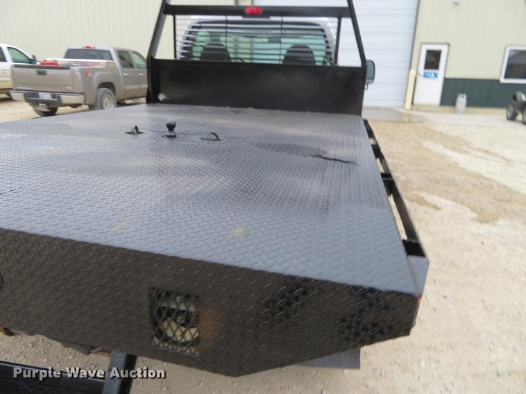 image for item DF9856 1999 Ford F550 Super Duty flatbed truck