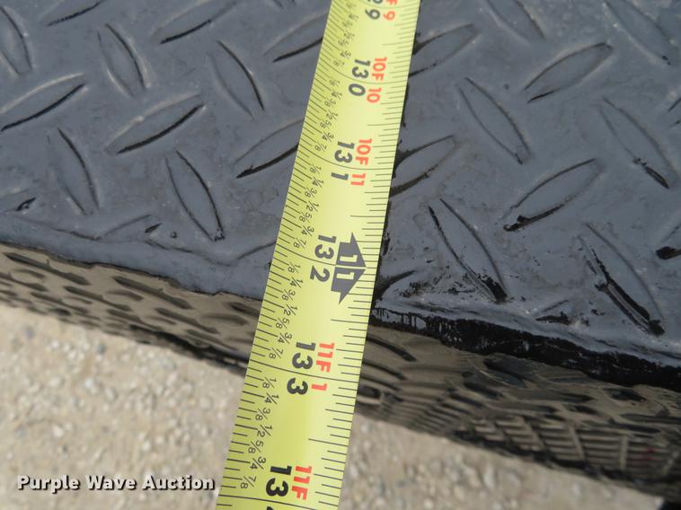 image for item DF9856 1999 Ford F550 Super Duty flatbed truck