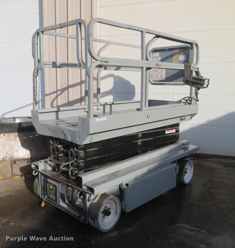 image for item DI9916 Grove SM3248E scissor lift
