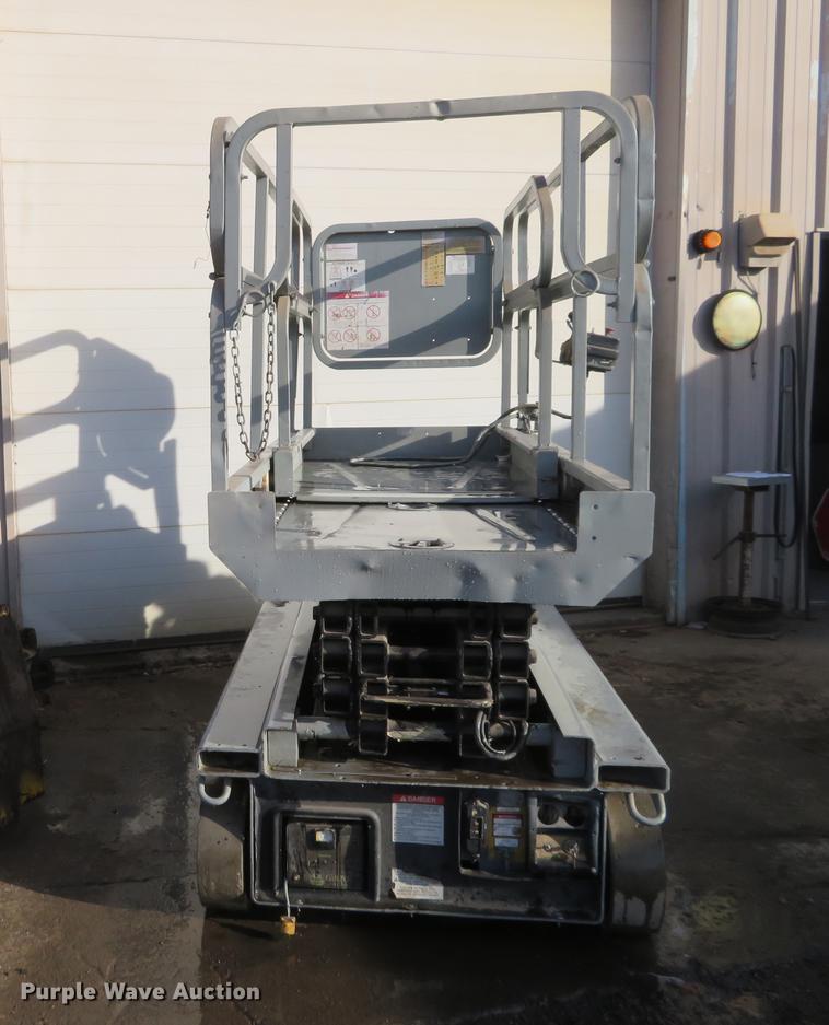image for item DI9916 Grove SM3248E scissor lift
