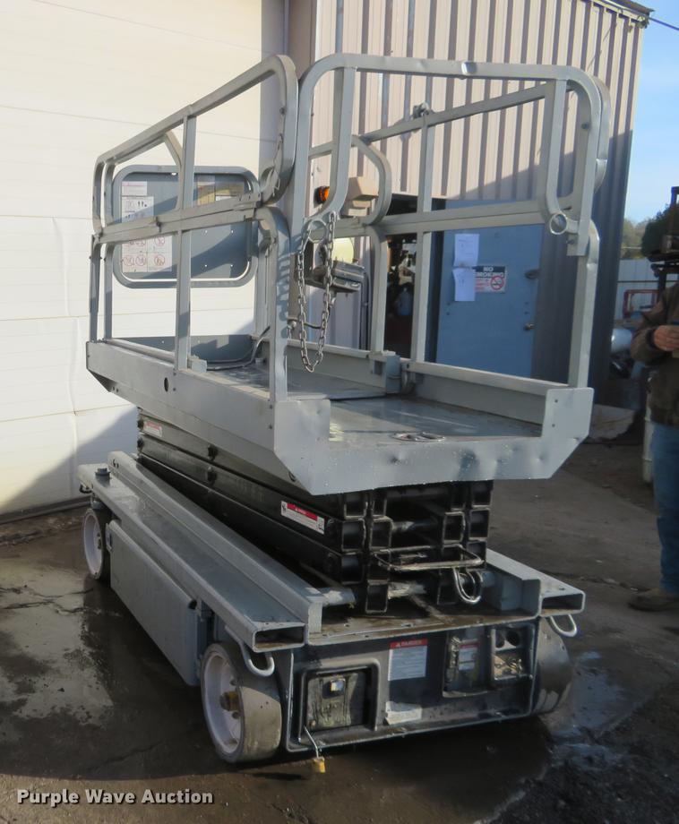 image for item DI9916 Grove SM3248E scissor lift