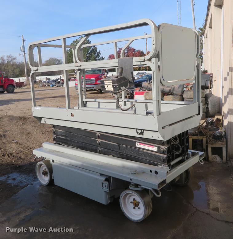 image for item DI9916 Grove SM3248E scissor lift