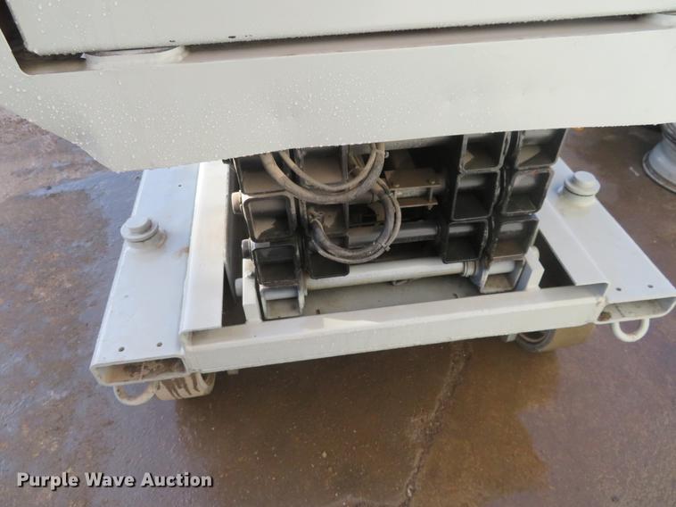 image for item DI9916 Grove SM3248E scissor lift