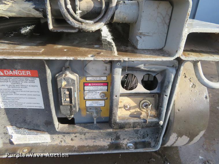 image for item DI9916 Grove SM3248E scissor lift