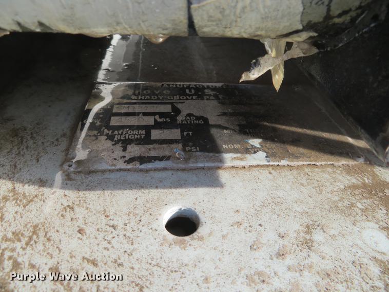 image for item DI9916 Grove SM3248E scissor lift