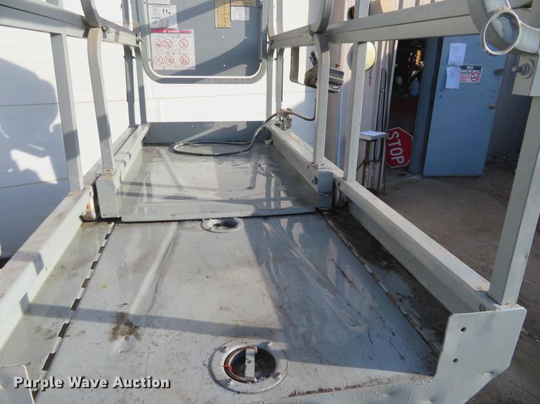 image for item DI9916 Grove SM3248E scissor lift