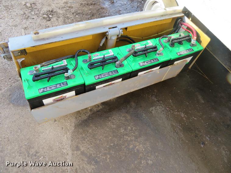 image for item DI9916 Grove SM3248E scissor lift
