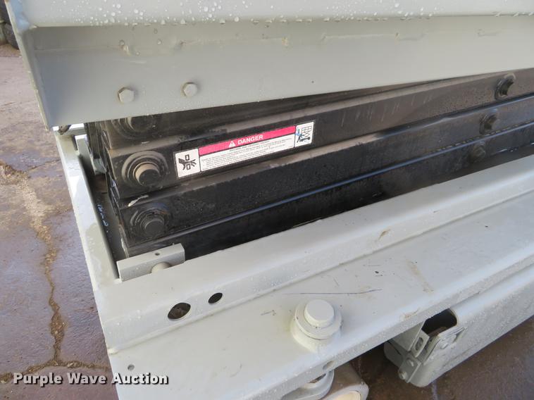 image for item DI9916 Grove SM3248E scissor lift